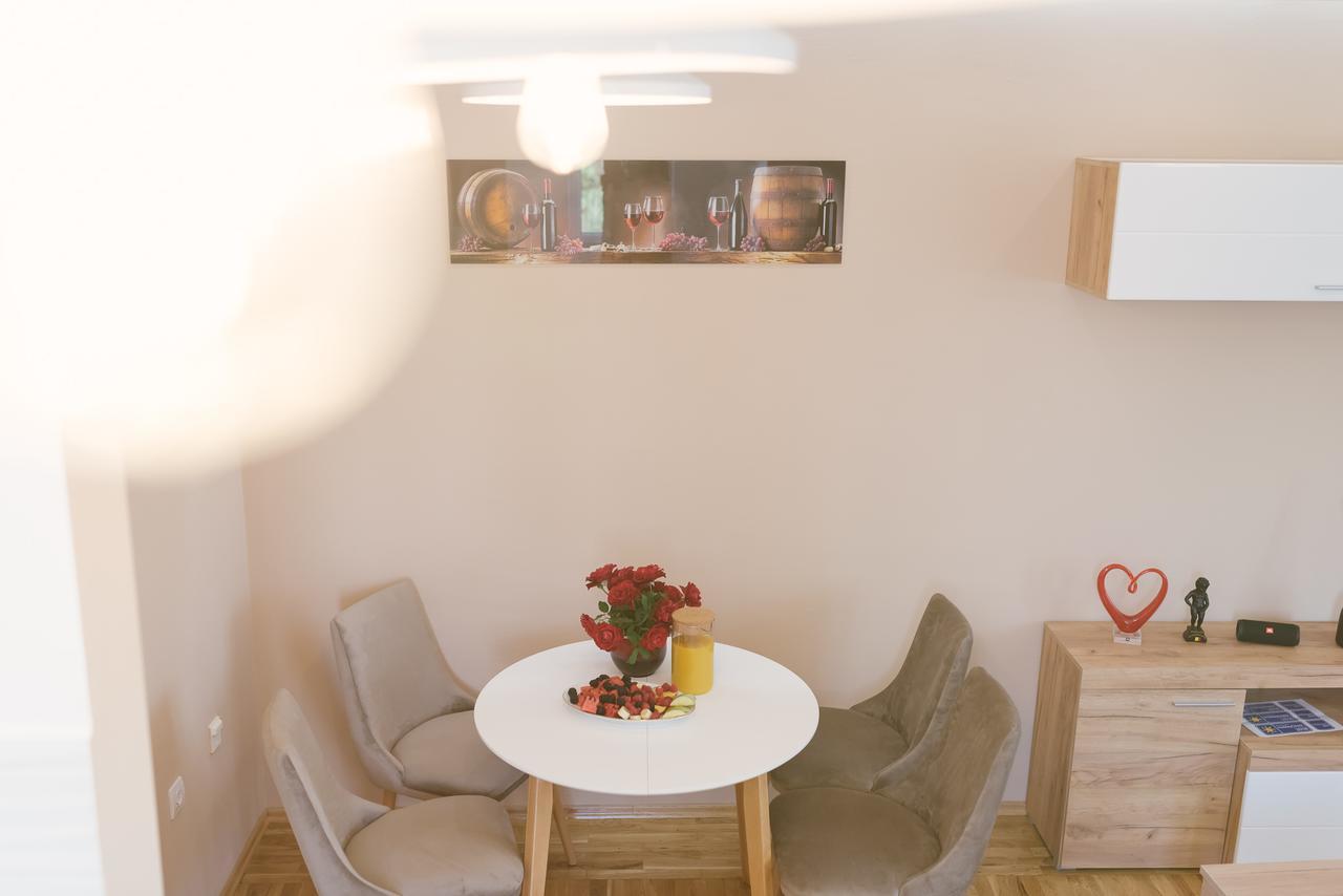 Apartment Luxury Explorer 포드고리차 외부 사진