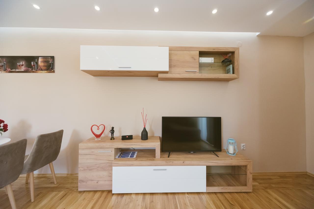 Apartment Luxury Explorer 포드고리차 외부 사진