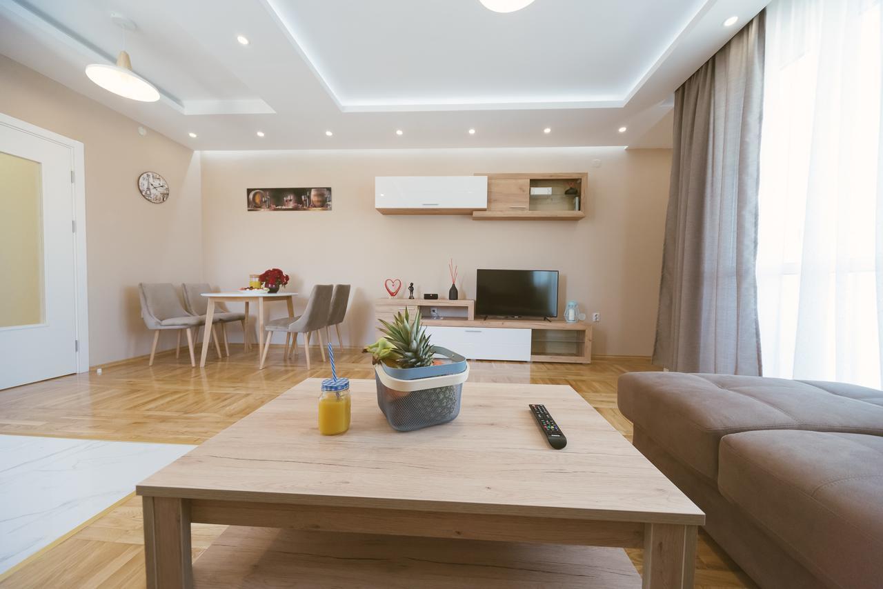 Apartment Luxury Explorer 포드고리차 외부 사진